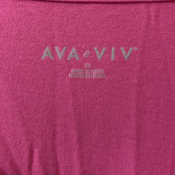 Ava & Viv short sleeve tee with round hemline and neckline - size 2X - Picture 2 of 5
